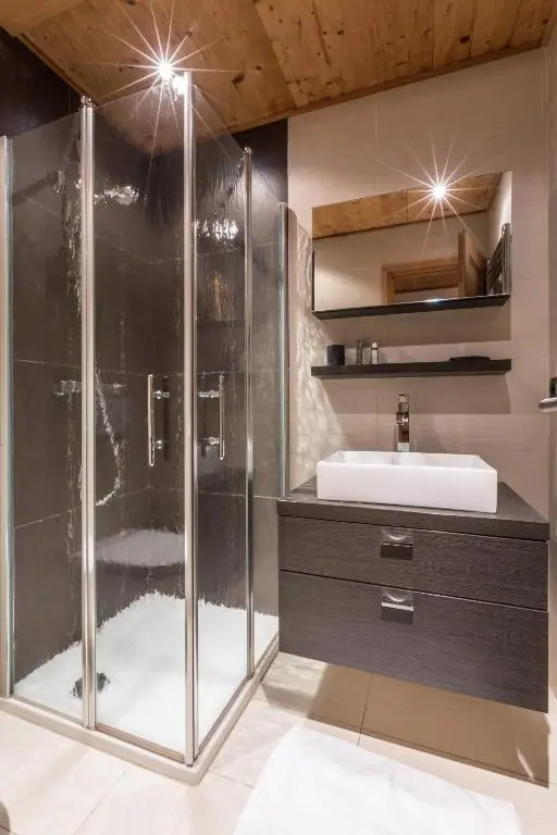 Apartment Au Bon Coin - Luxury Chamonix Hidden Haven, Mont Blanc view, Hot Tub and Garden
