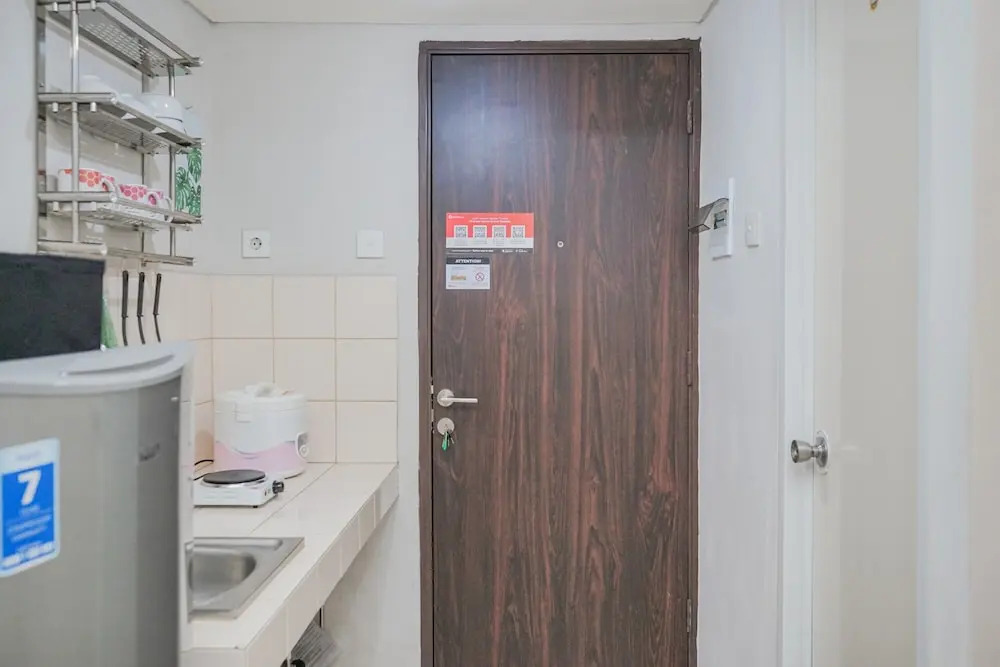 Furnished and Simple Living Studio Serpong Greenview Apartment