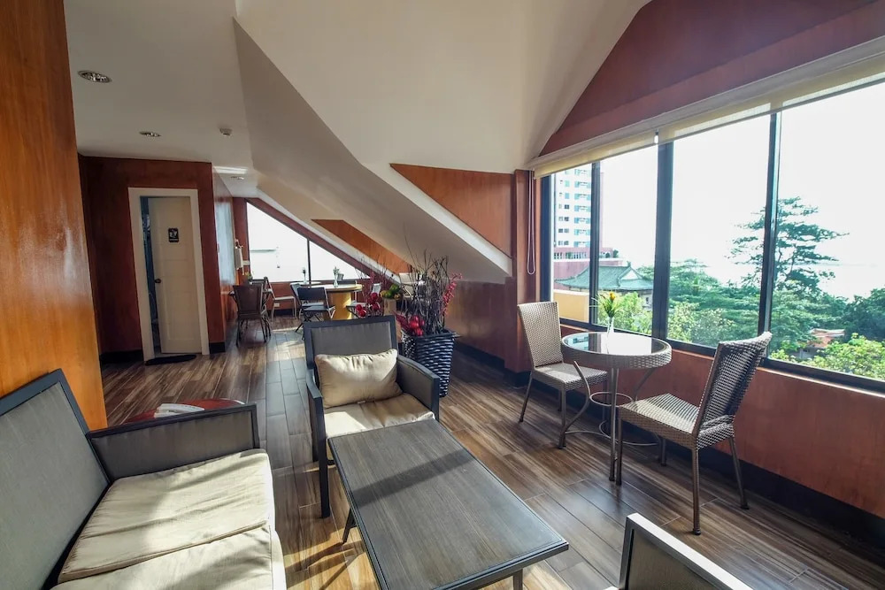 ZEN Rooms Del Pilar Malate