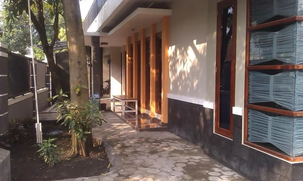 Rumah Sarwestri B&B