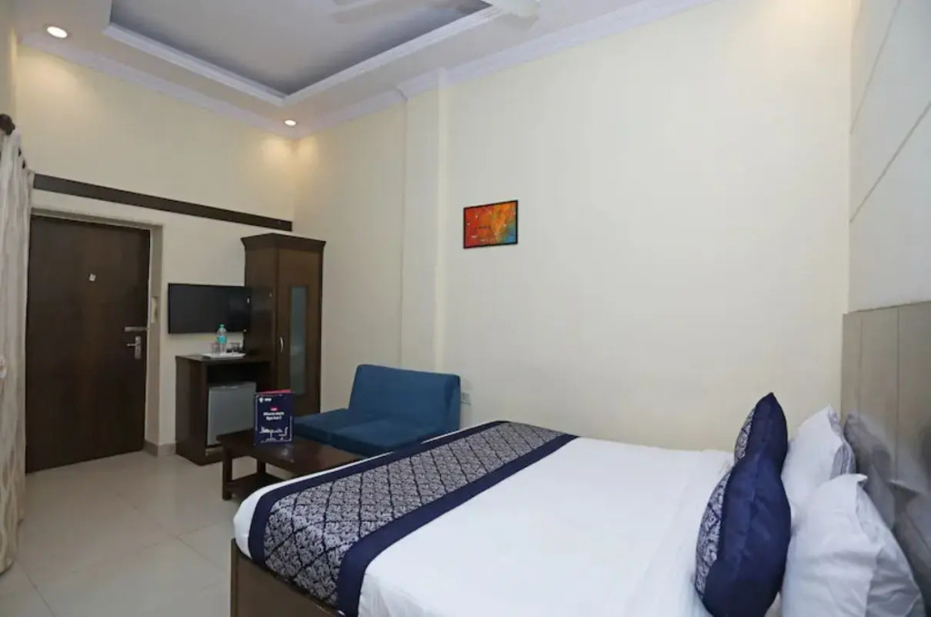 Vivek Hotel