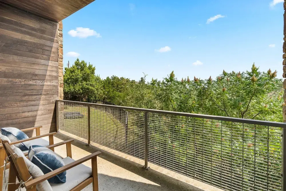 Luxury 7BR Hill Country Gem With Barndominium