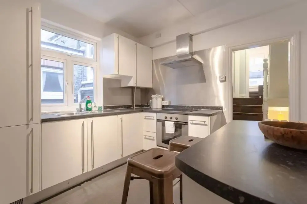 Cozy Charming 3 Bedroom House in Hammersmith