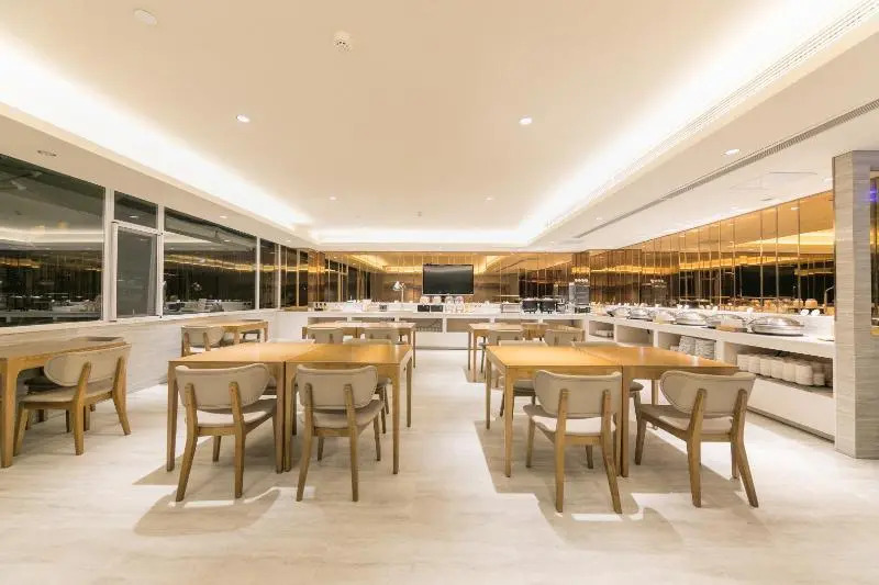 Ji Hotel Xinchang dafosi