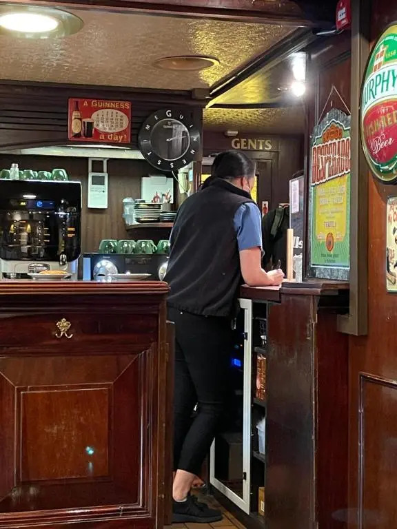 Hotel Pickwick and Pub "the room with a view"
