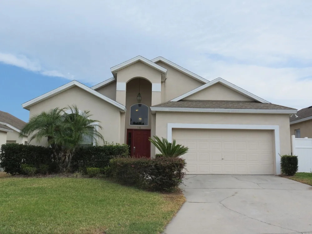 Davenport Area Pool Homes by Sunny OVH
