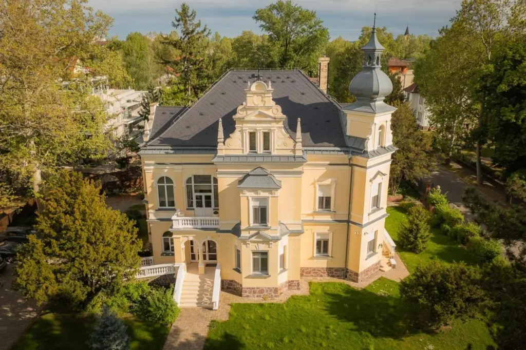 Thanhoffer Villa