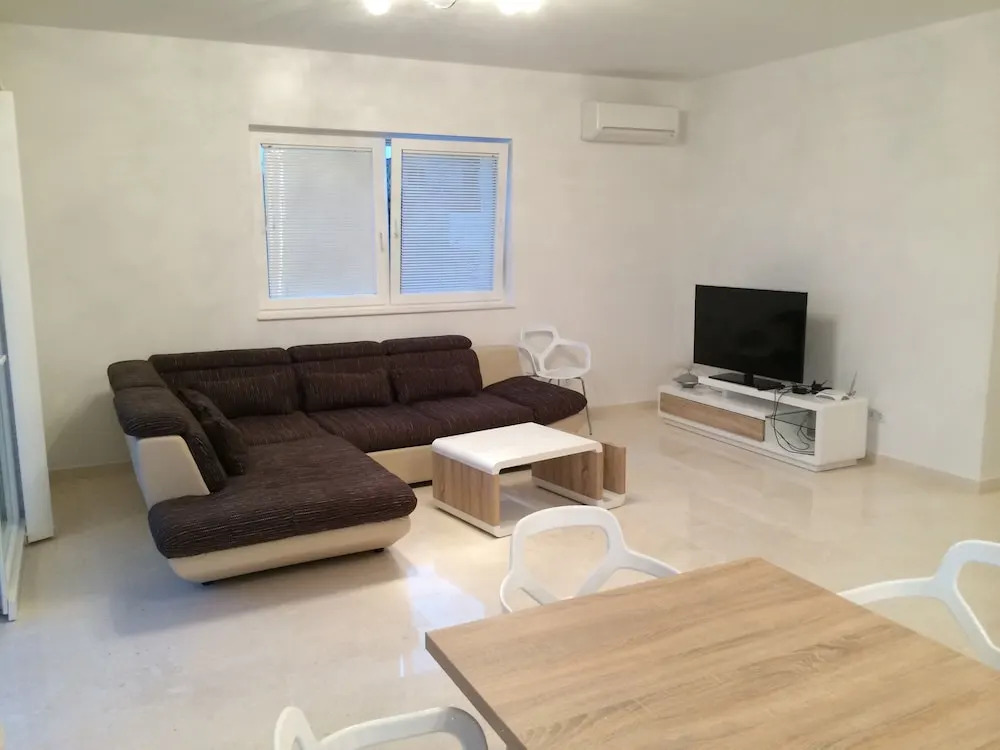 Luxury Villas Bachelors