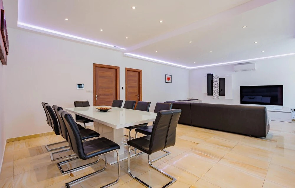 Luxurious Home In Sevid