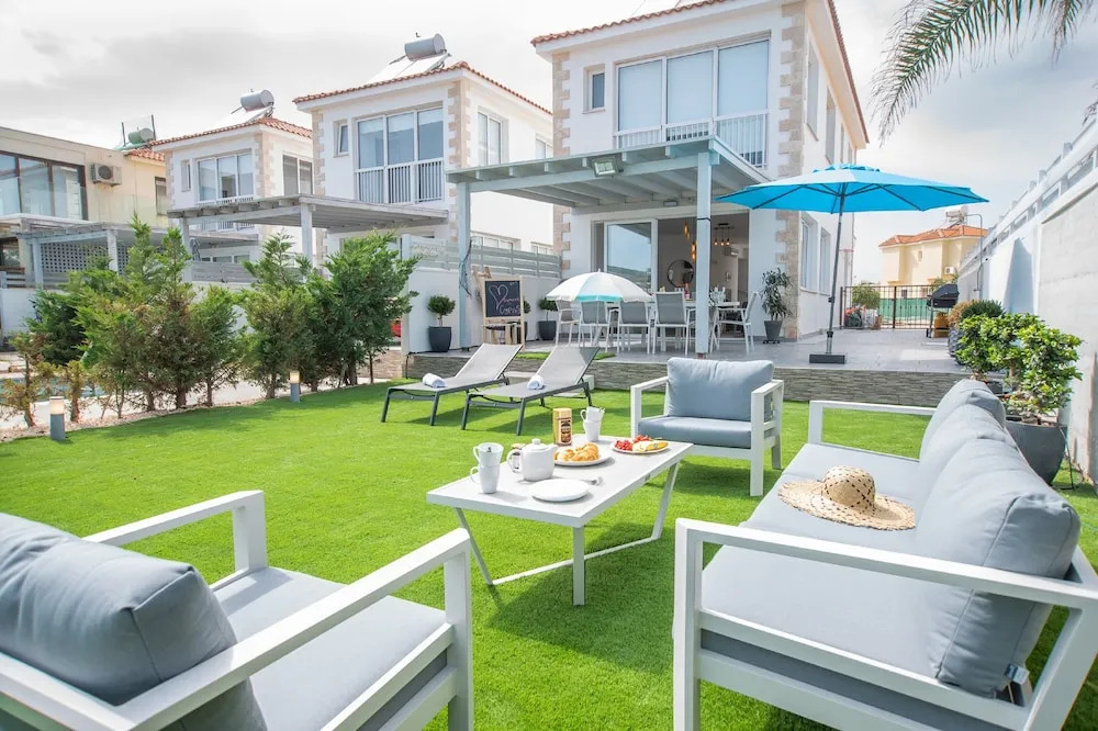 Ayia Thekla Seafront Villa Dagi