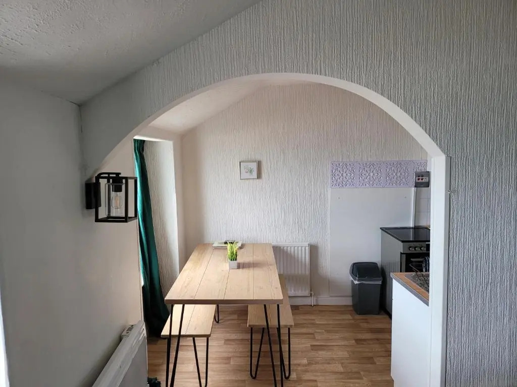 Sea view Penthouse flat 6 with fast WiFi and Free PARKING
