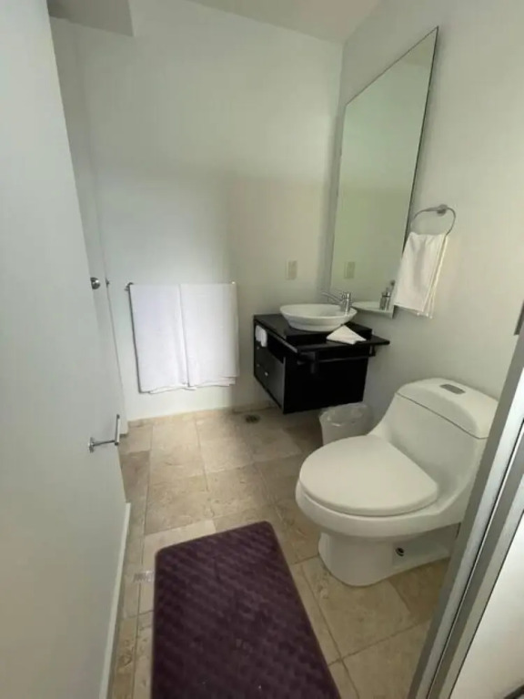 Modern Apartment With Coworking GYM and Garden