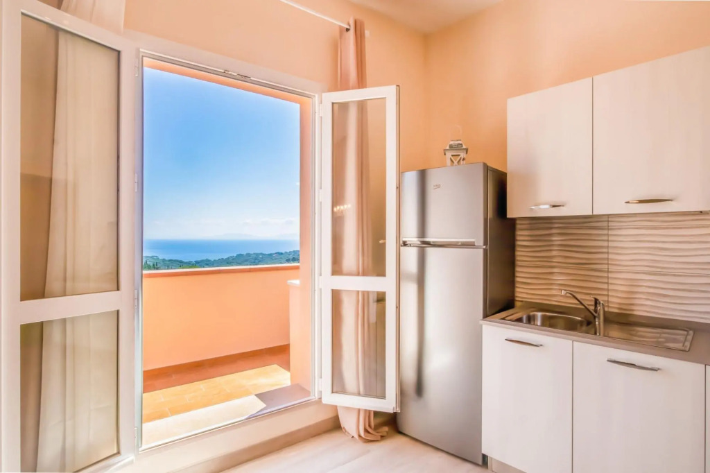 Three-room apartment with terrace sunrise view from the sea-Alba Del Mare