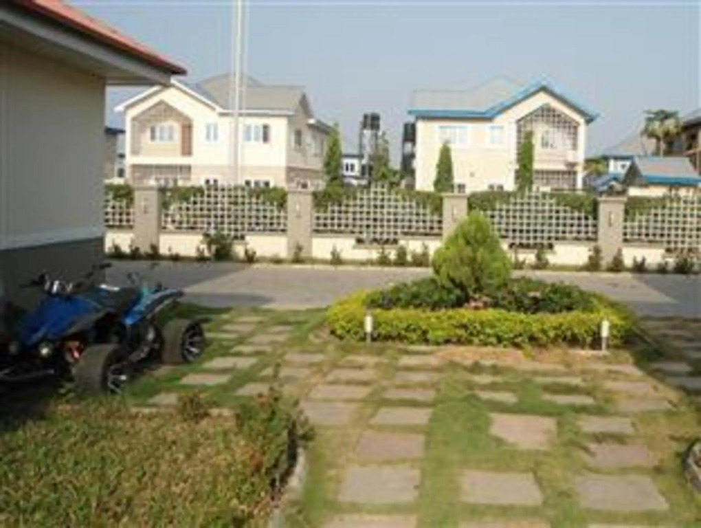 Thornberry Pearl Manor Luxury Suites