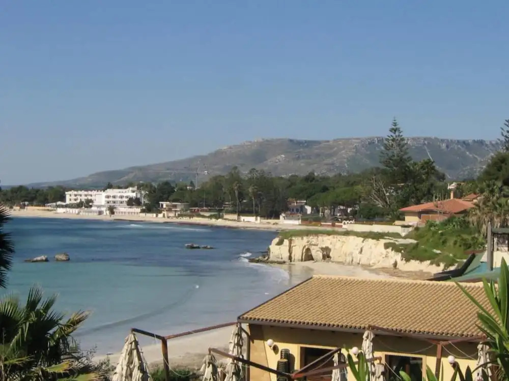 Villa near the sea in full relaxation - large garden wi-fi