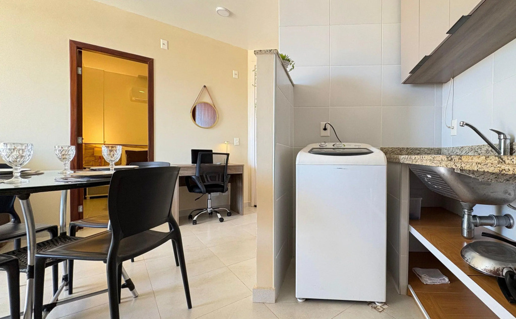 2 QUARTOS em CONDOMÍNIO TRANQUILO com PISCINA Estacionamento coberto  PARQUINHO para CRIANCAS - Cozinha Completa, VENTILADO, nascente, AR CONDICIONADO  800m da praia do PORTO DAS DUNAS e BEACH PARQUE - Ceará