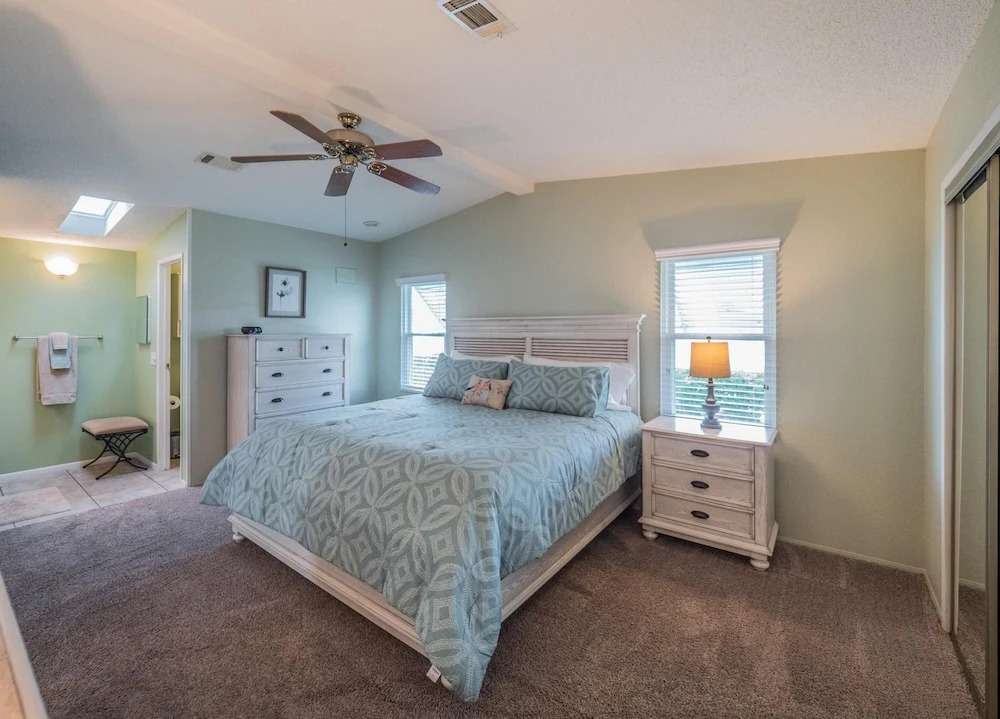 Granada Court 1244 by White Pelican VR