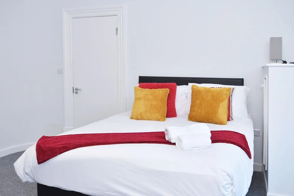 Townhouse @ 272 Walthall Street Crewe