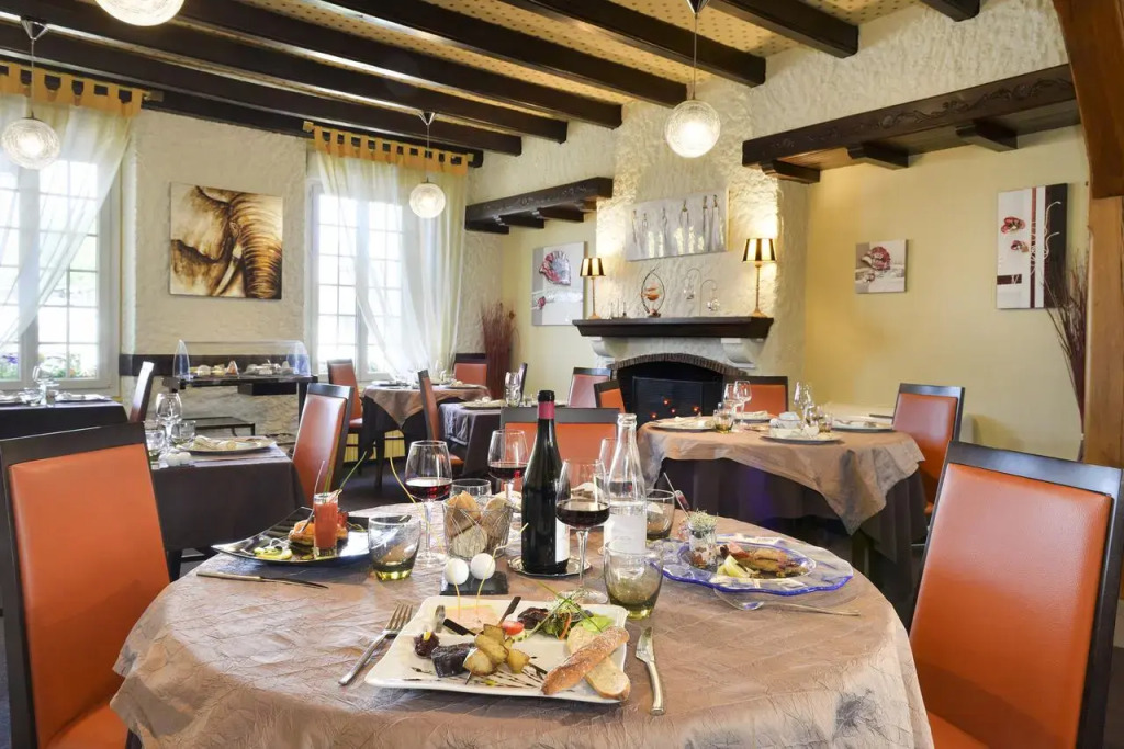 Logis Hotels Restaurant Le Dauphin
