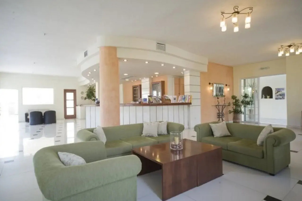 Maravel Apartments