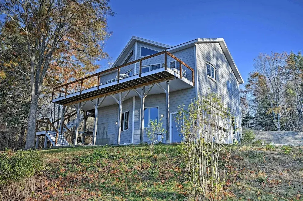 2BR Coastal Gem! Breathtaking Ocean/mountain View