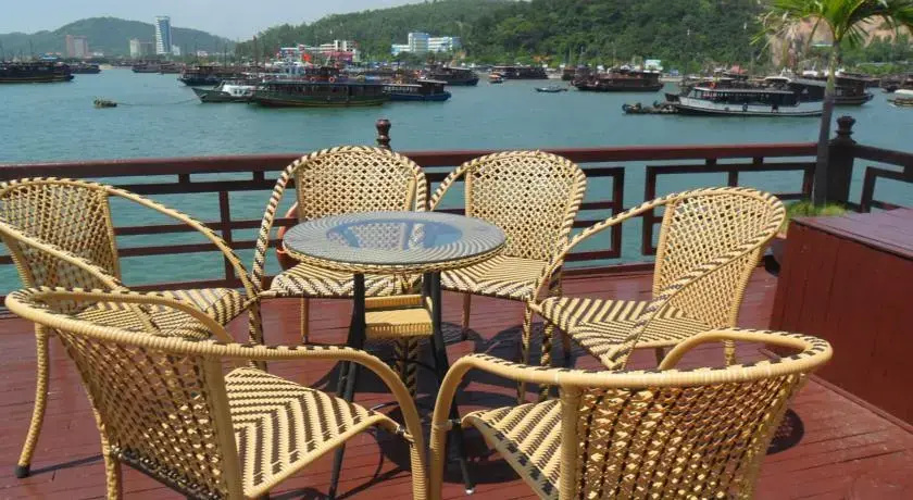 Halong Classic Sail