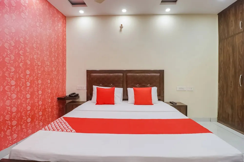 Victoria Crossroads by OYO Rooms