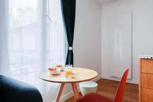 Cute and Bright Studio in a Courtyard-Montmartre(5)