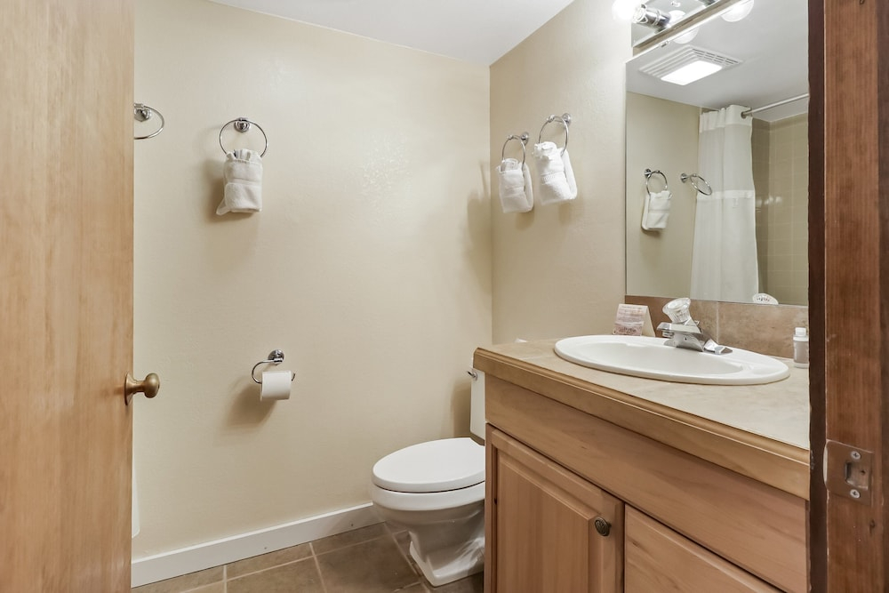 Fp219 Foxpine 1br 2 Ba 1 Bedroom Condo