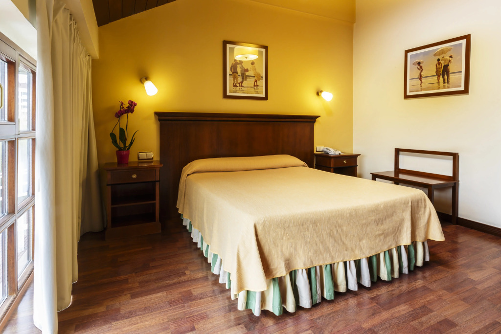 Hotel Azofra