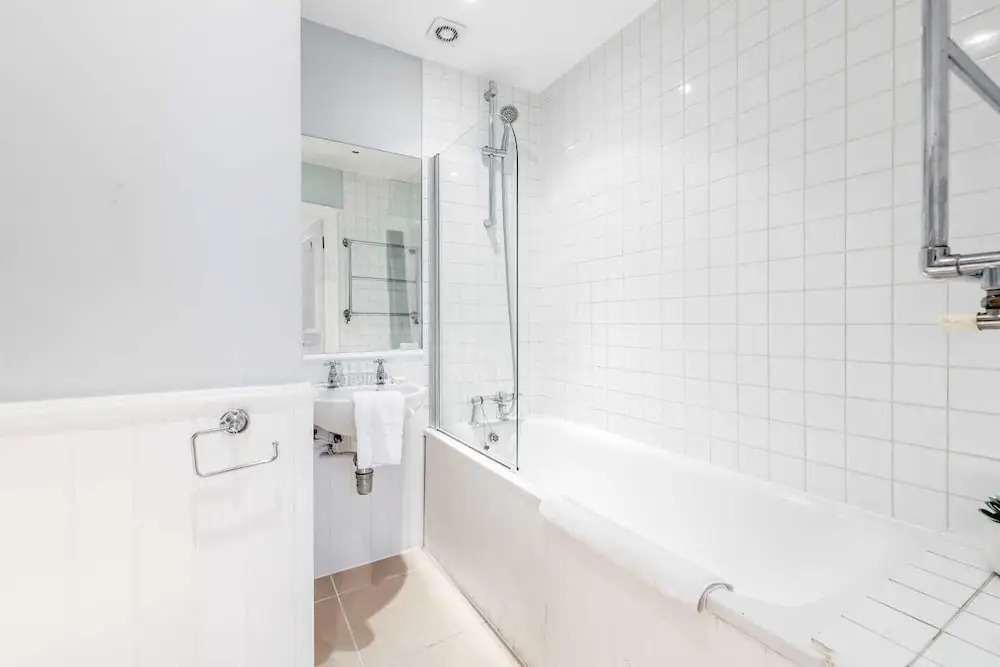 Amazing 2 bed 2 bath Kensington