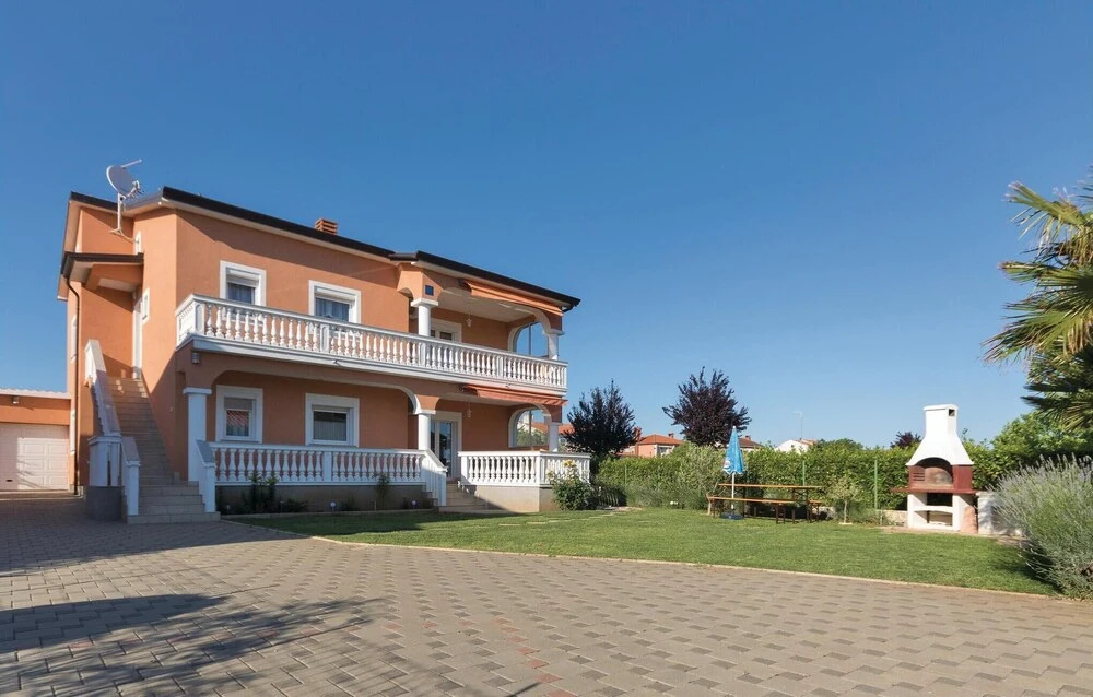 Beautiful Apartment in Vodnjan With 4 Bedrooms and Wifi