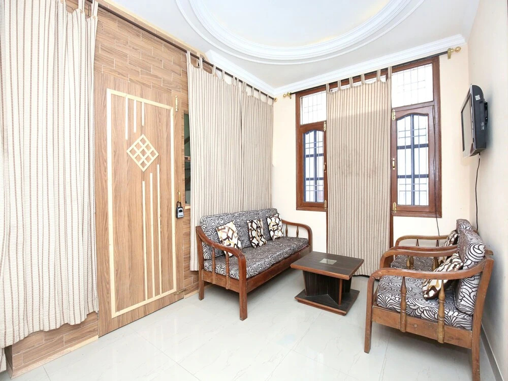 OYO 11905 Home Modern 3BHK New Shimla