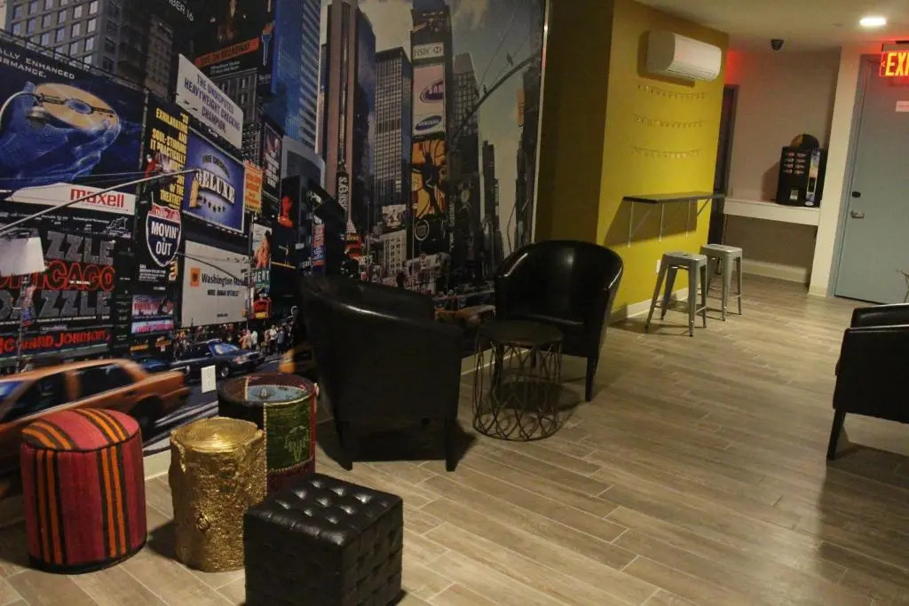 Jazz on Columbus Circle Hostel