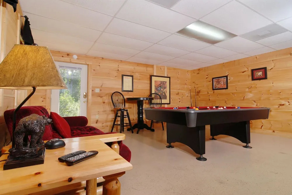 Mountain Lake Hideaway by Heritage Cabin Rentals