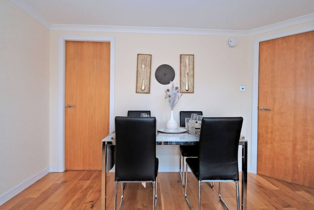 Executive 2bed City Centre Apartment in Aberdeen