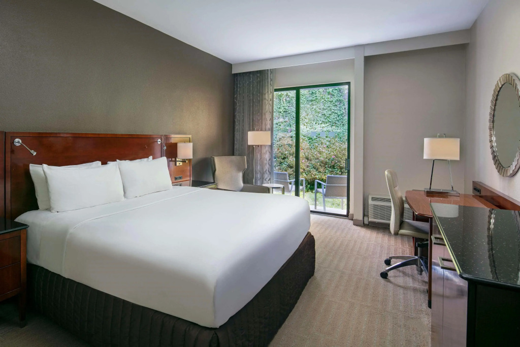 Sonesta Charlotte Lower South End
