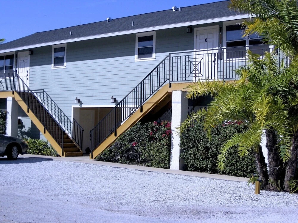The Anna Maria Island Beach Paradise 10 - Studio condo by RedAwning