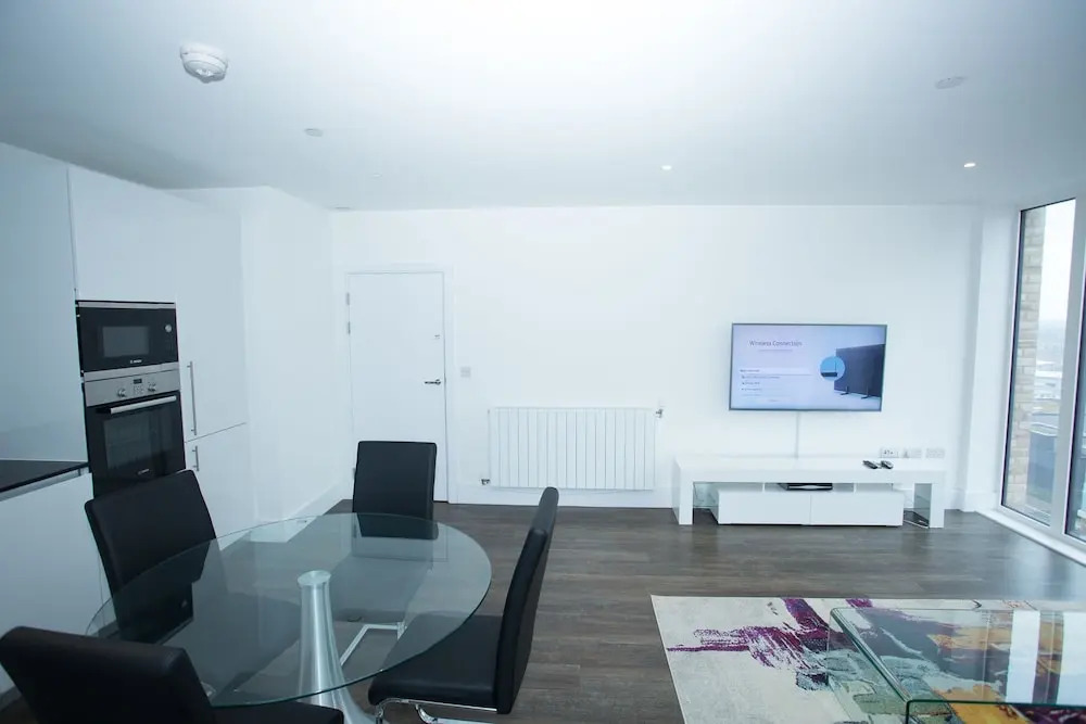 High view 2 Bedroom apt - Woolwich