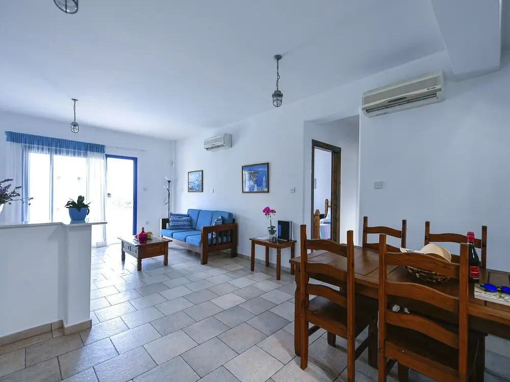 Modern 4-bedroom Villa