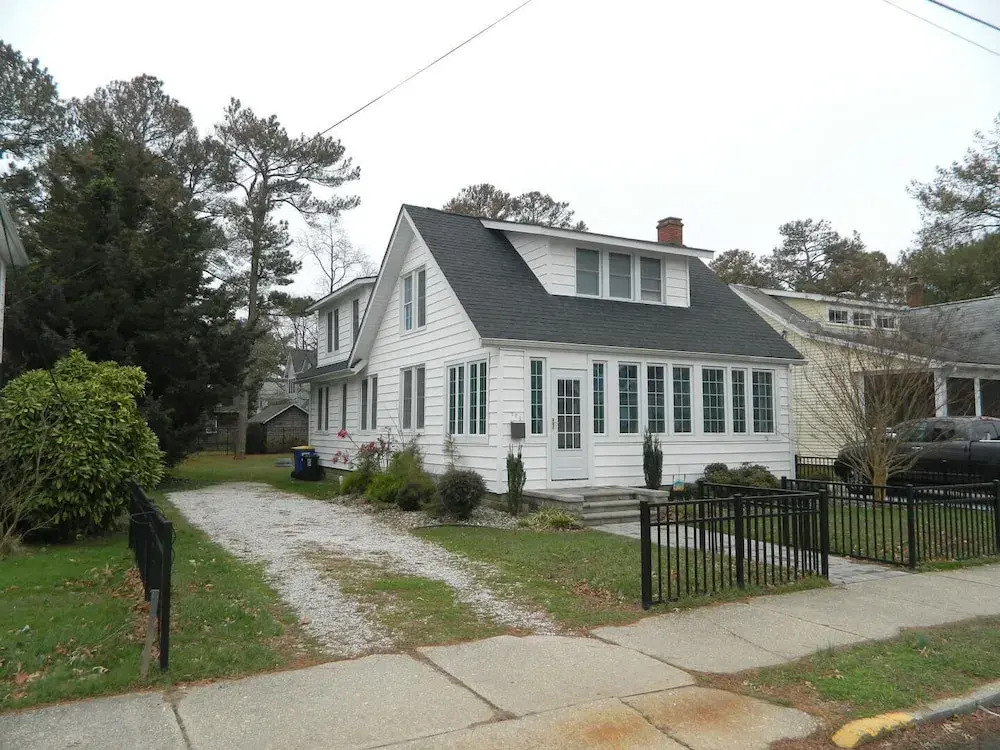 Laurel Street 204