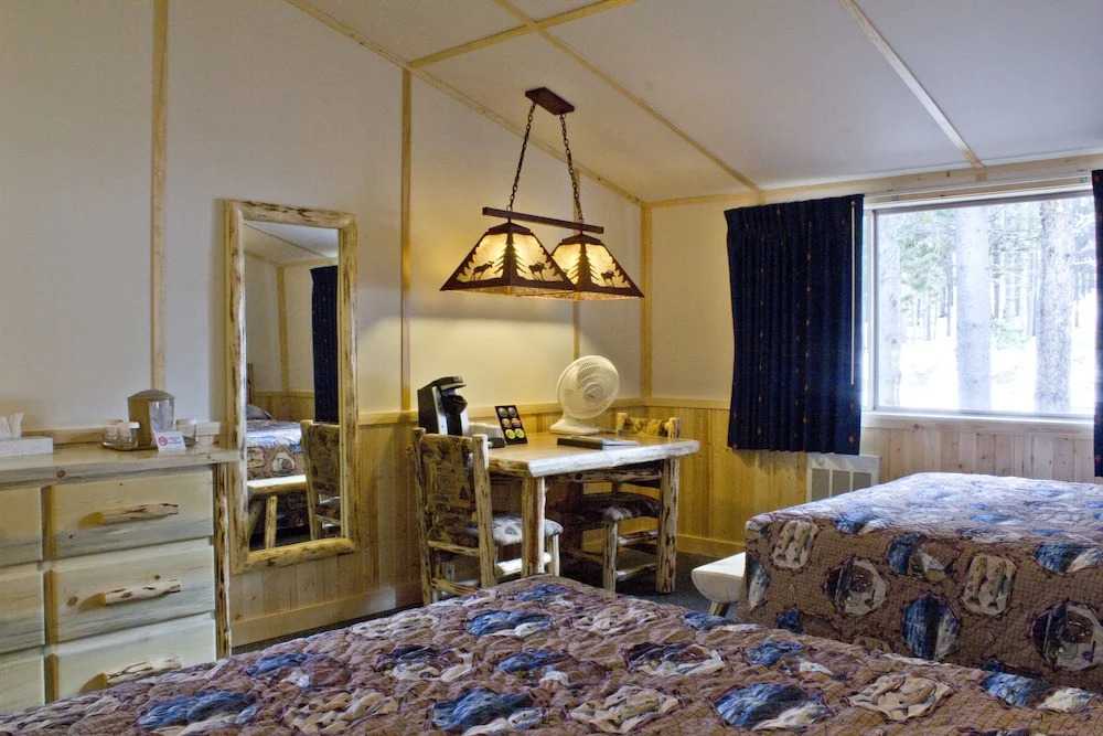 Lake Lodge