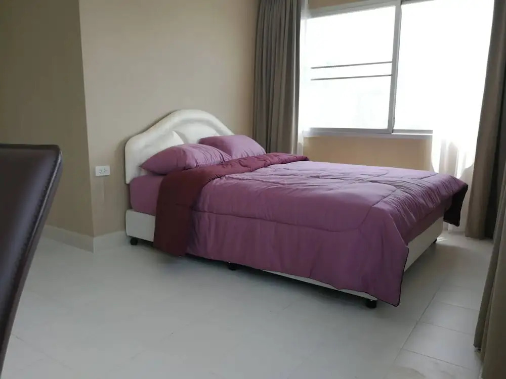 BKK 2 BR apt Near Sathon Iconsiam Firework View