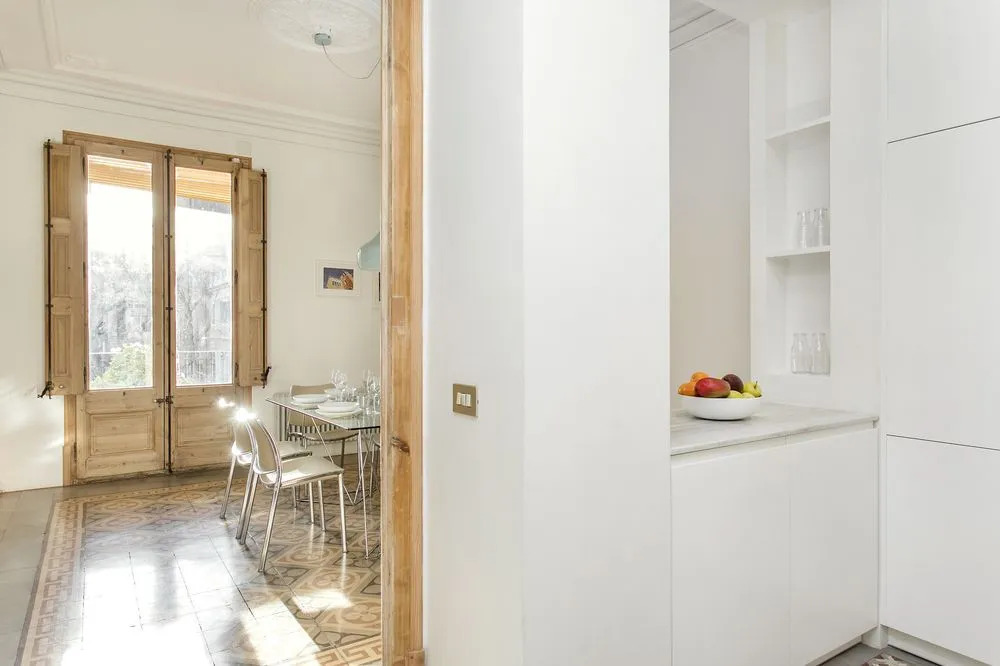 Spacious and luminous flat with balcony