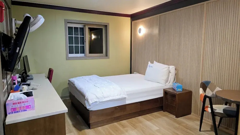 Sky Motel