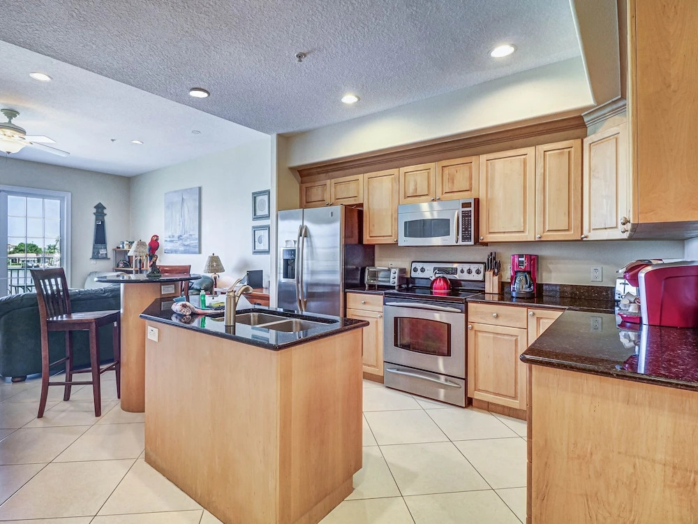140 Brightwater Dr House - 3 Br townhouse by RedAwning