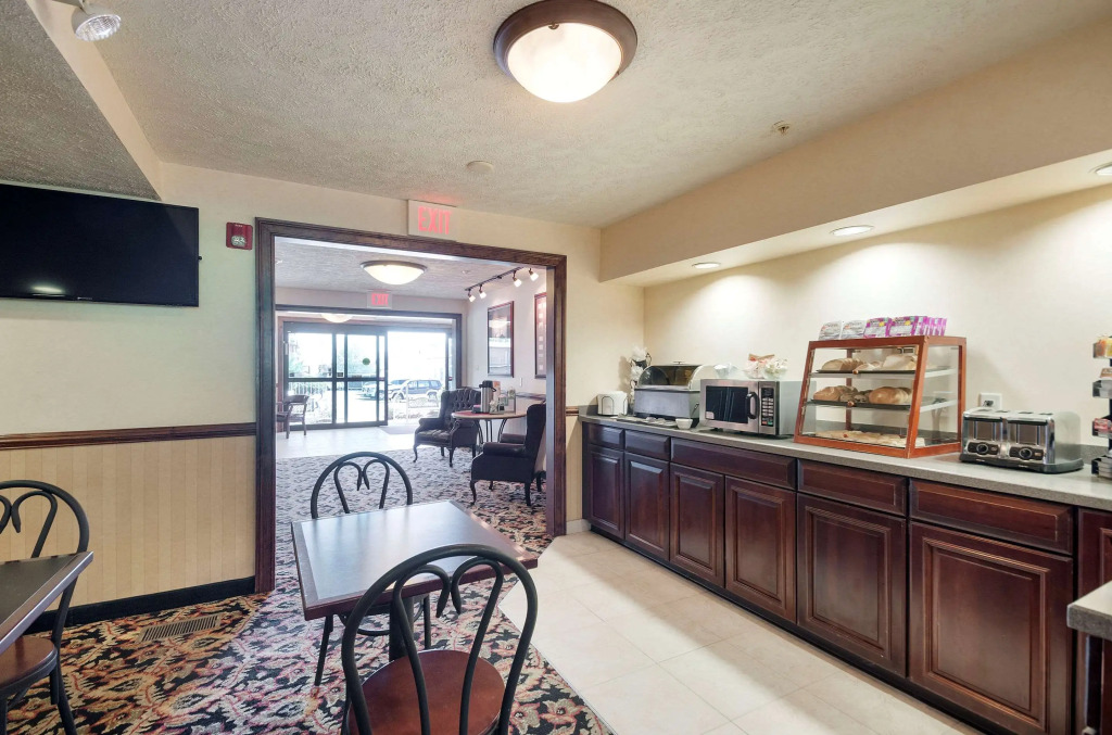 Rodeway Inn & Suites Charles Town