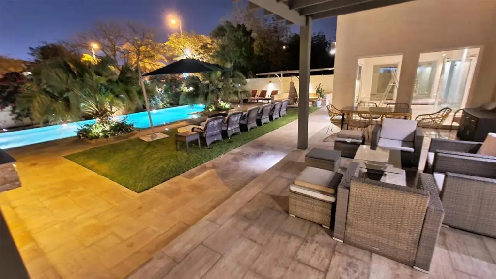 Dubai Marina Villa up 20 guest huge Private Pool