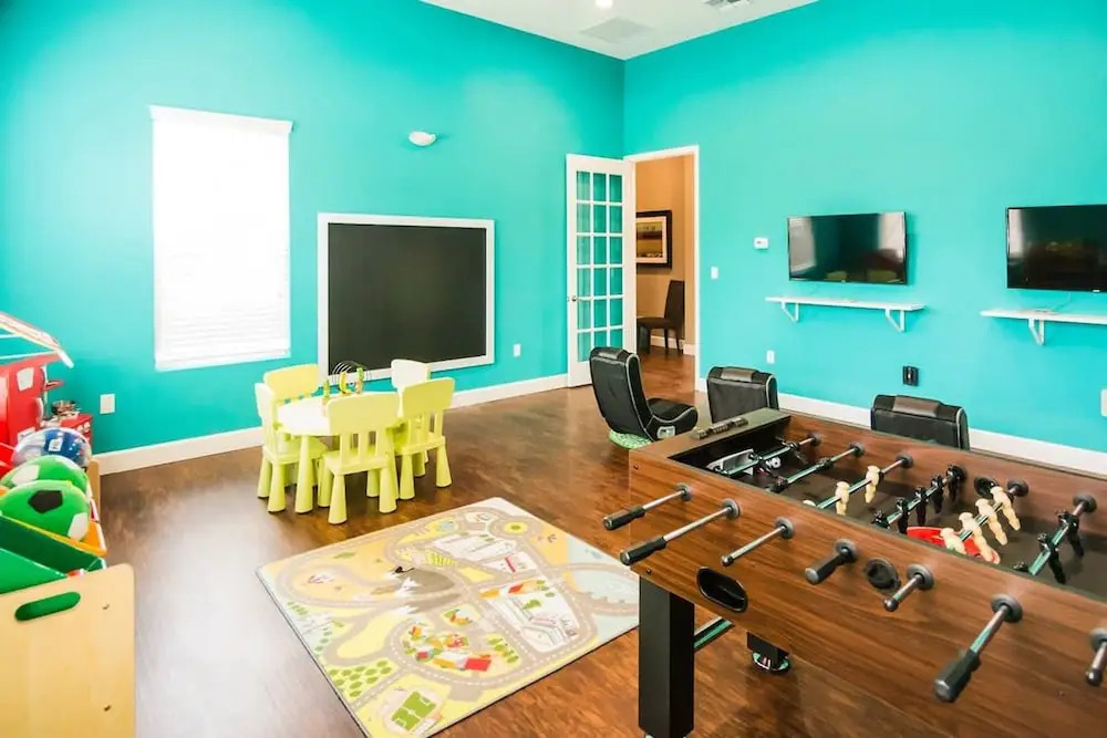 Modern Decor at West Lucaya 4 BR Wl8989