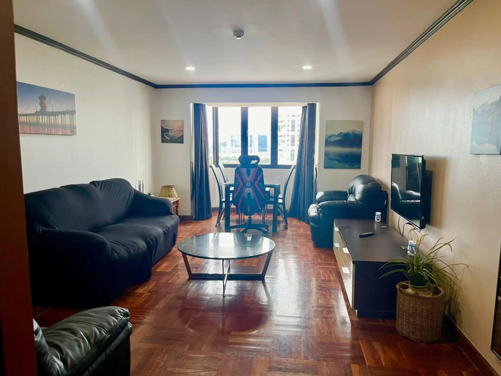 Omni Towers - Large 1 Bedroom Condo Soi Nana
